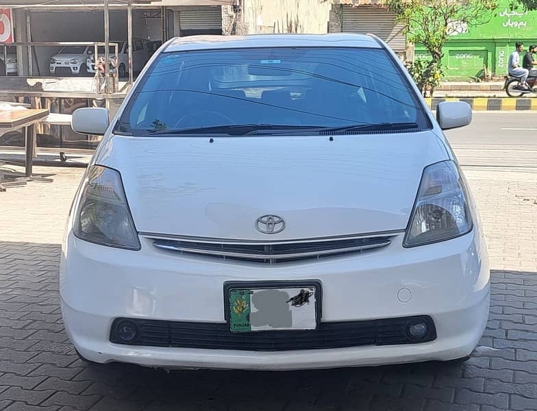 Toyota Prius 1.5 S Package 2