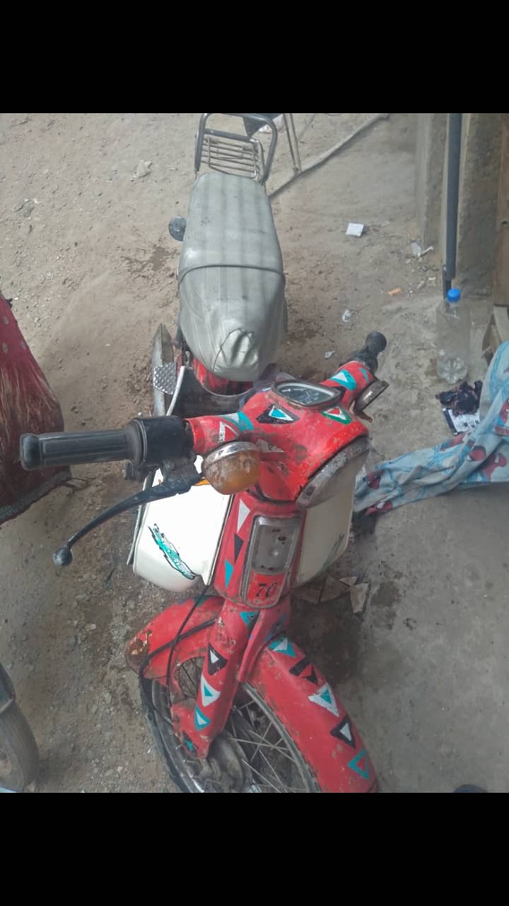 Honda 50cc Bike For Sale In Good Condition 6