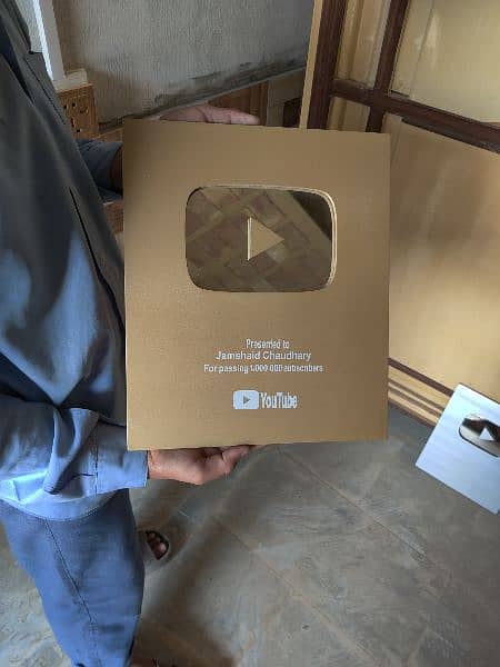 customize YouTube play button 7