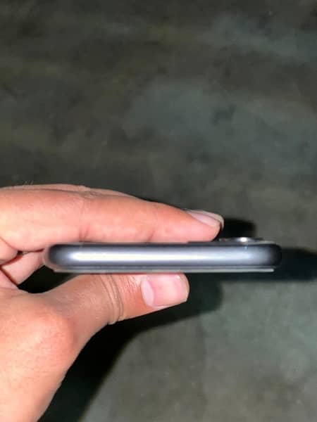 Iphone 11 Black Colour Phone Only 2