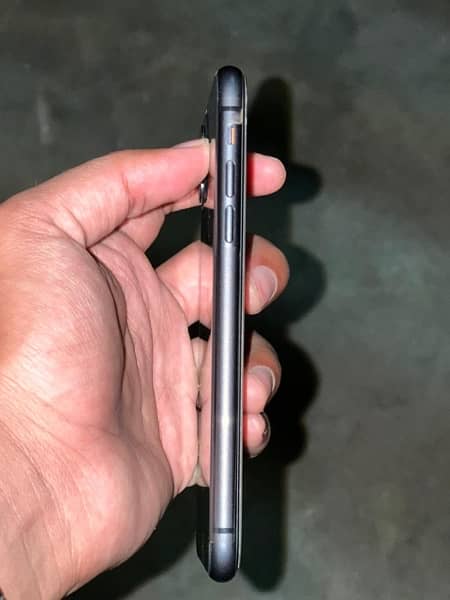 Iphone 11 Black Colour Phone Only 3