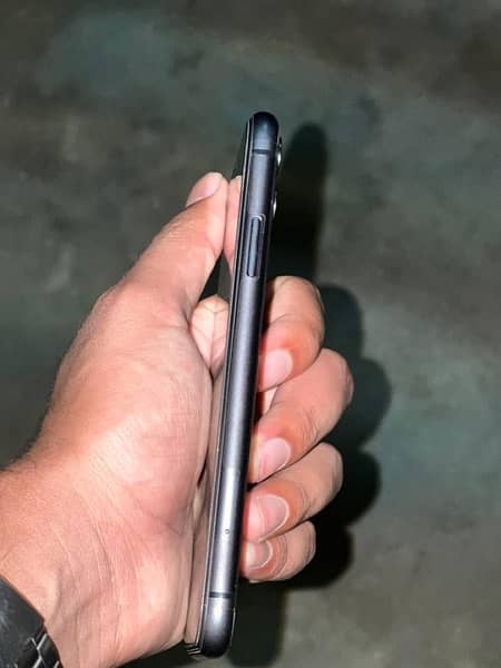 Iphone 11 Black Colour Phone Only 4