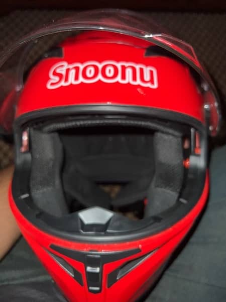snoonu helmet (brand new) 3