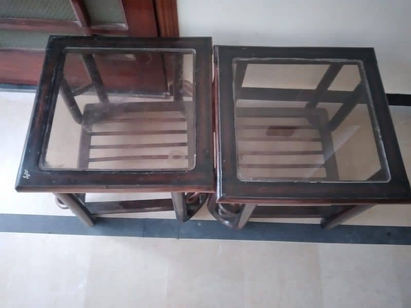 2 Tables for sale 0