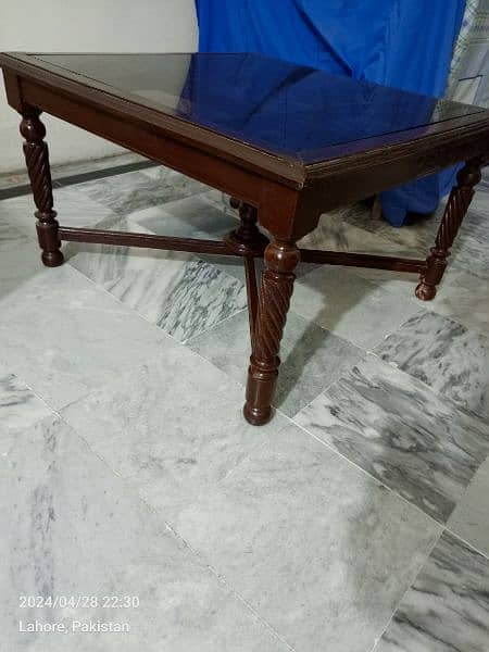 Center Table in mint condition 1