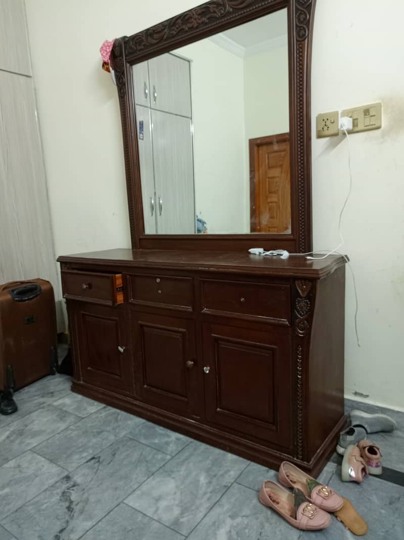 Wooden Dressing Table for Sale 2