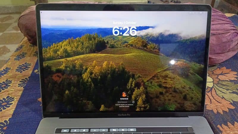 Macbook Pro 2018 16gb Ram 256gb SSD 3