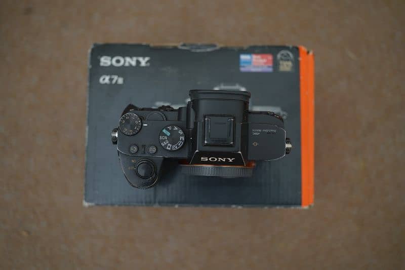 Sony A7 III
Body condition ok

Battery Charger  Box
location lahore 2