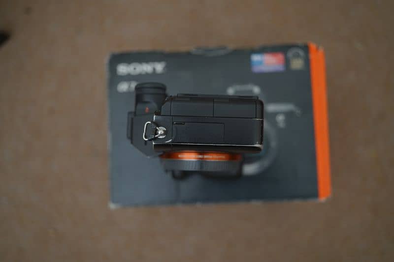 Sony A7 III
Body condition ok

Battery Charger  Box
location lahore 6