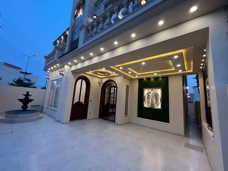 9 marla Luxurious House for sale in Buch villas multan 0
