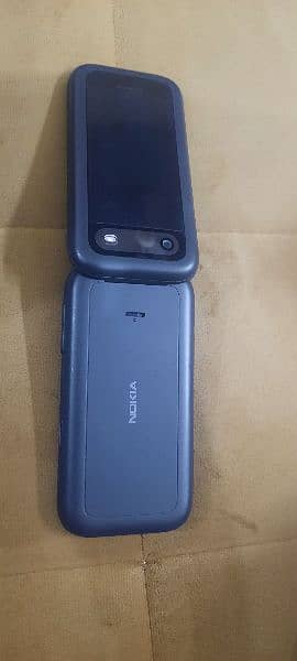 Nokia flip 2660 2