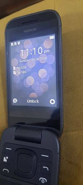 Nokia flip 2660 4