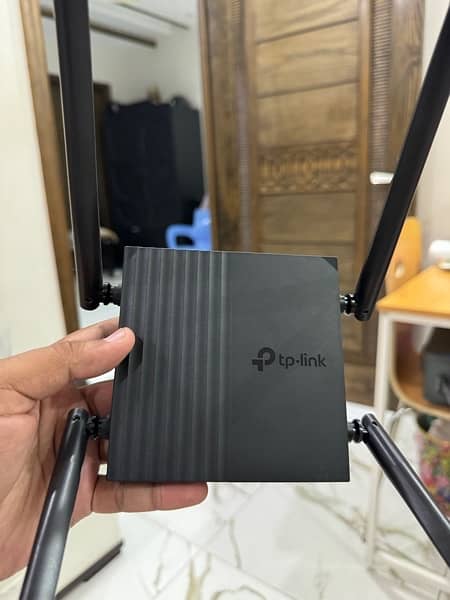 TP Link AC 1200 Wifi Router Archer C64 in 10/10 Condition 1
