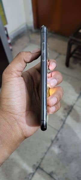 iphone xs non pta urgent sale sath 3 back covered 2
