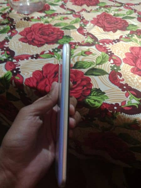 vivo y30     4/128 new condition with box and charger 2