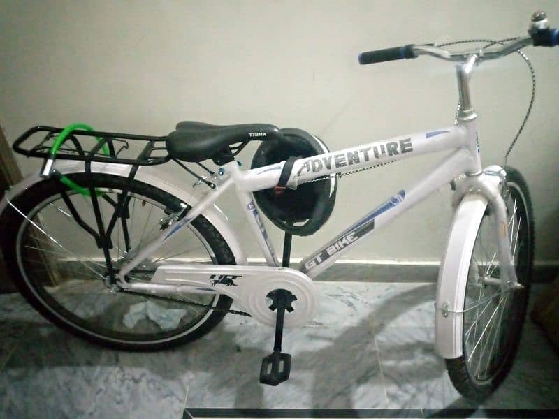 full size bicycle in White colour 0