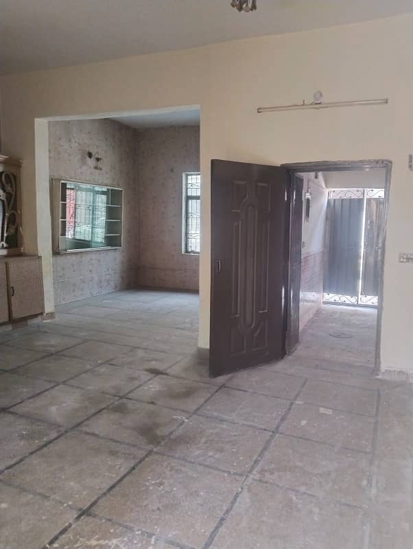 5 Marla Beautiful double story house urgent for Sale in sabzazar 12