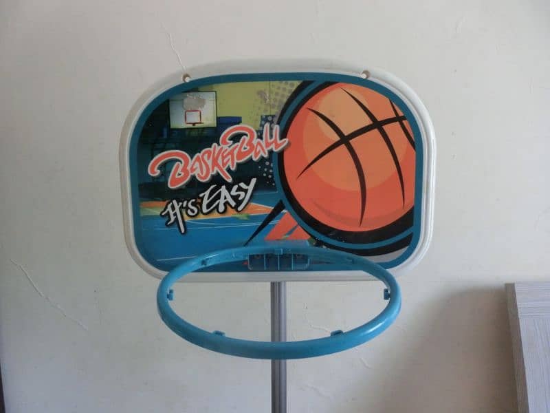 Kids basket all court (4-5ft tall) brand new condition 0