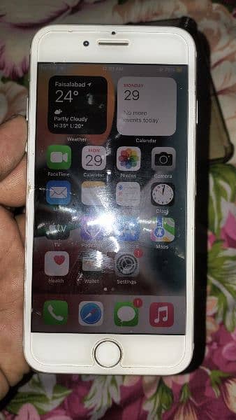 I phone 7 available 4