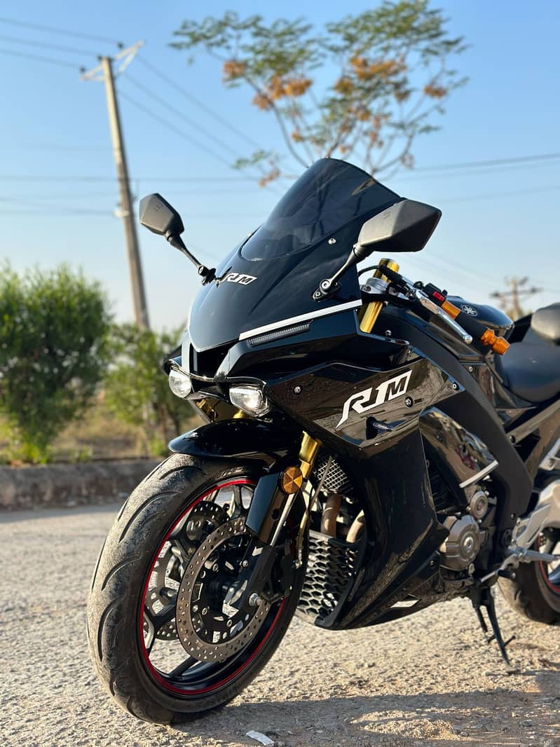 Yamaha r1m 400cc 6