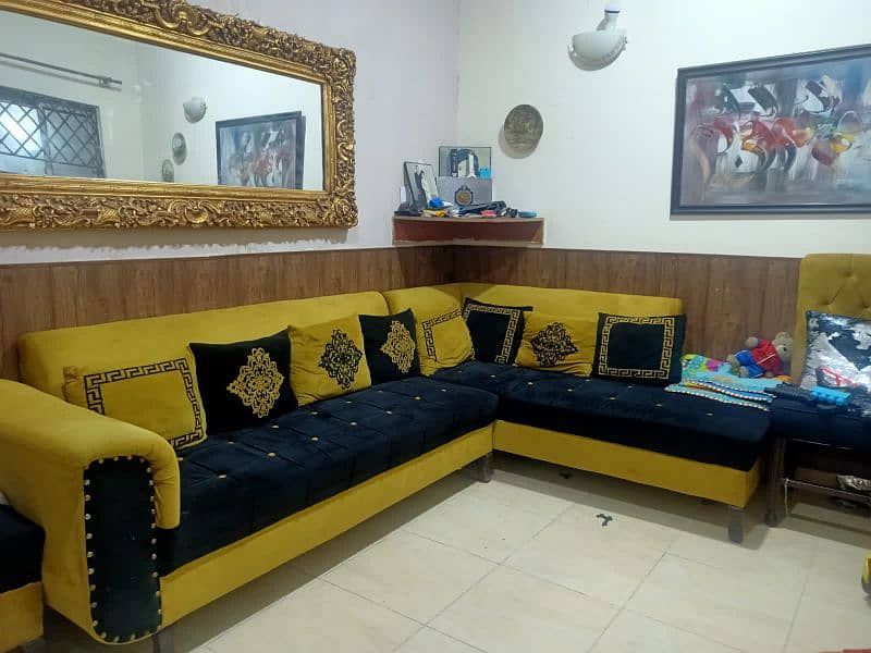 L shape  Sofas In Best condition few months used 0