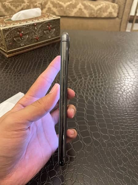 iPhone 11 Pro Max 64 Gb DUAL sim approved factory unlock 1