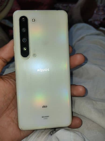 AQUOS R5G Gaming phone 1