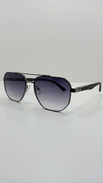 Brand frame sun glasses 1