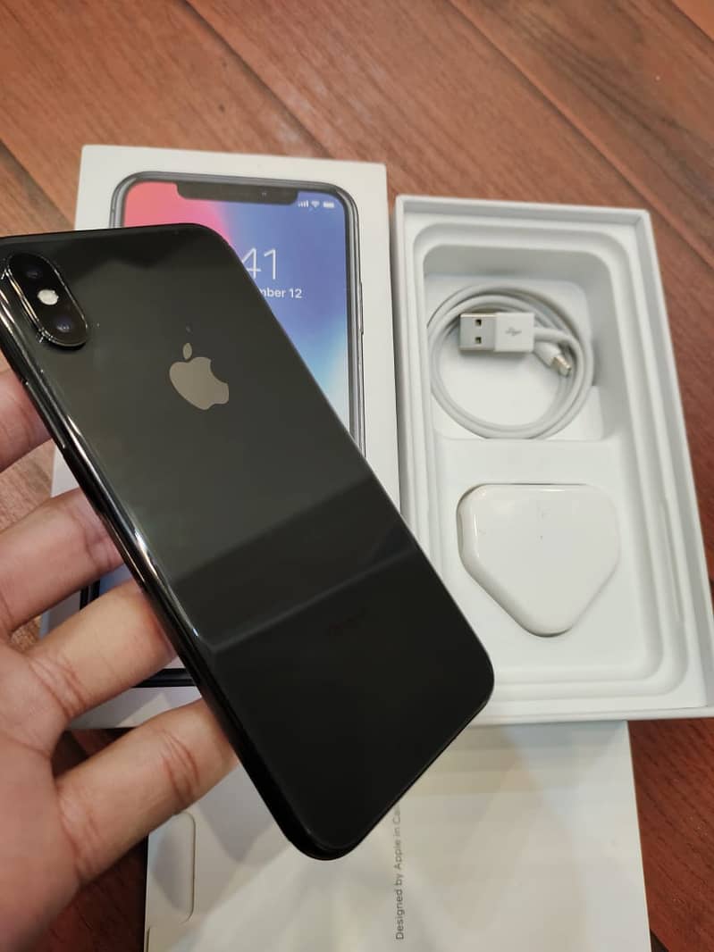 IPHONE x 256gb waterpack with box 84 health pta approved 2
