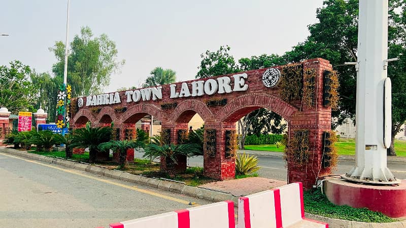 10 marla plot for sale on groun possession LDA aproved with gass sector C near to main road in OVERSEAS B block bahria town lahore 30