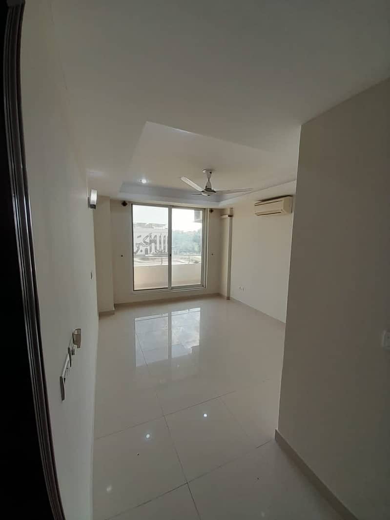 3 Bedroom Flat Available For Sale In F-11 Islamabad 7