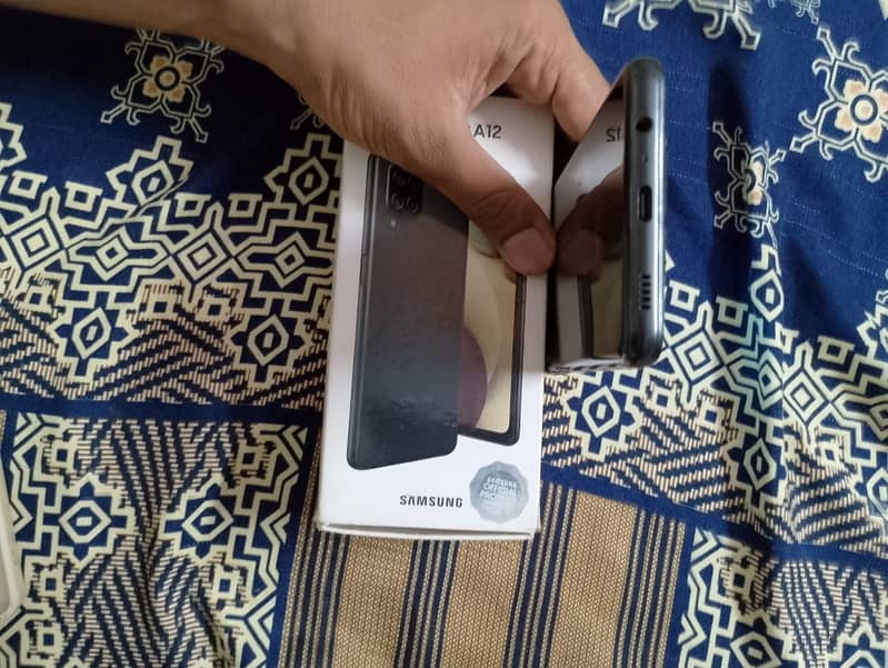 Samsung A12, Cheap and good condition with box 3