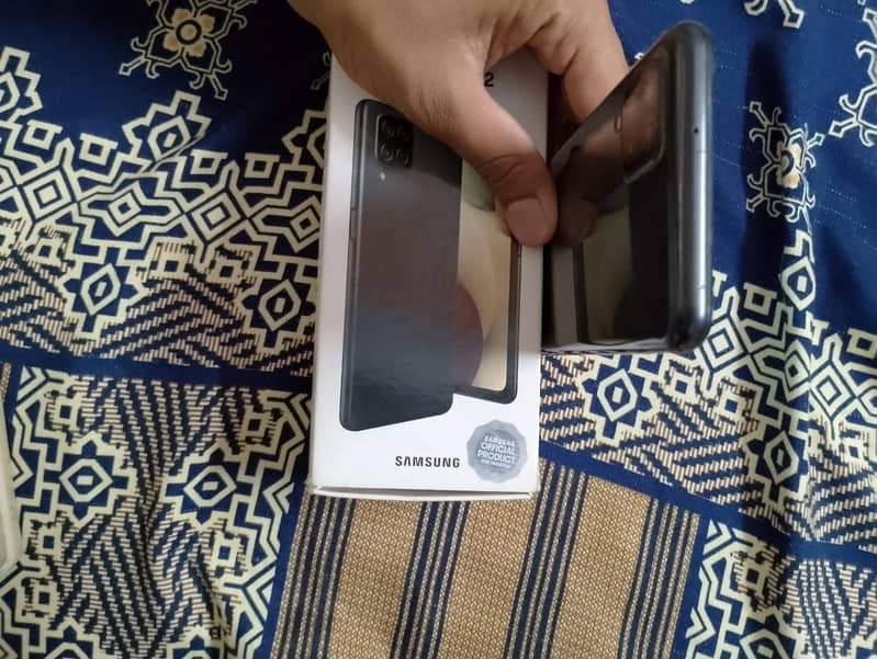 Samsung A12, Cheap and good condition with box 4