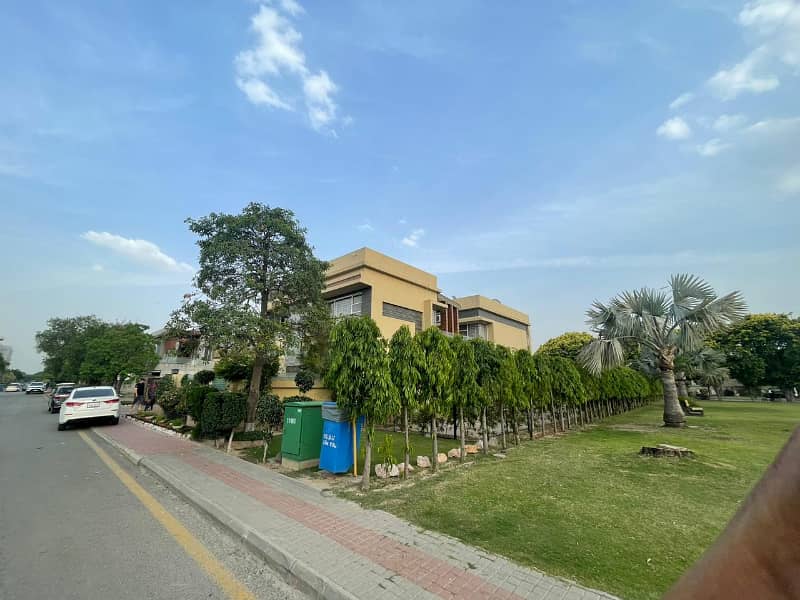 Park Face And Corner 24 Marla House For Sale LDA Approved Area Bahria Town Lahore 1
