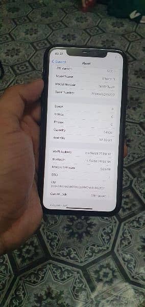 I phone 11 for sale 64GB Sim lock  water proof RS 60000 5