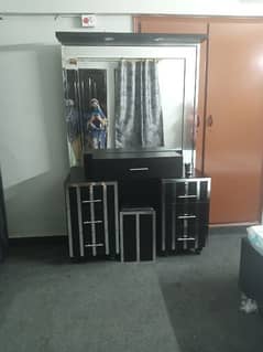 black furniture set