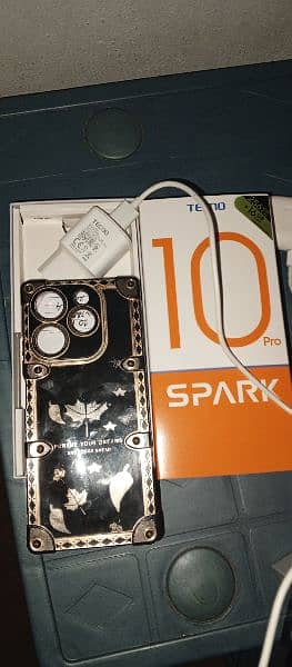 techno Spark 10pro 8+8 256_with box and charger 6