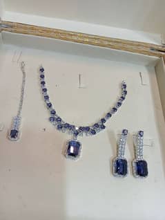 so beautiful so elagent pure American diamond zirkon stones necklace