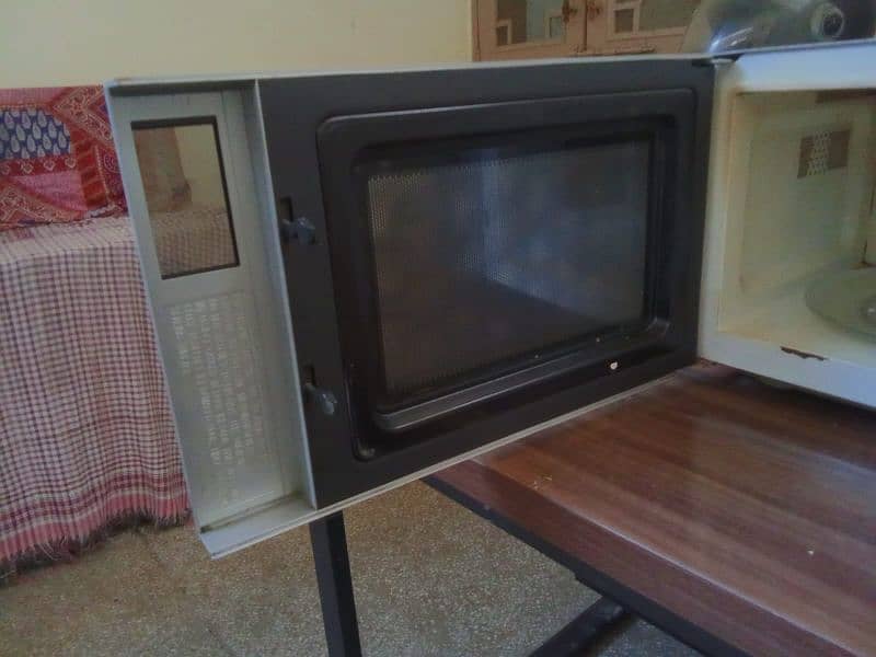 microwave oven with grill 1