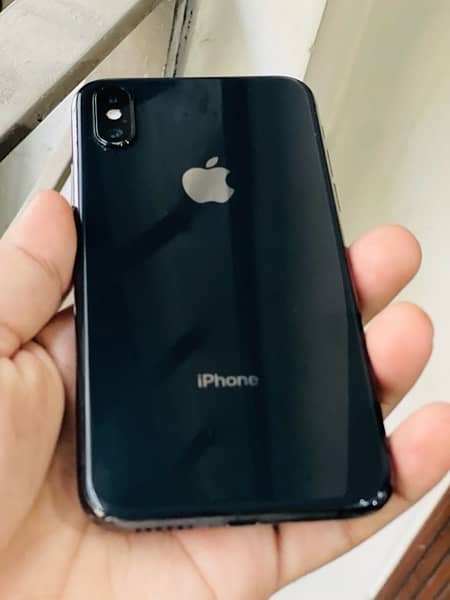 Iphone xs black color 1