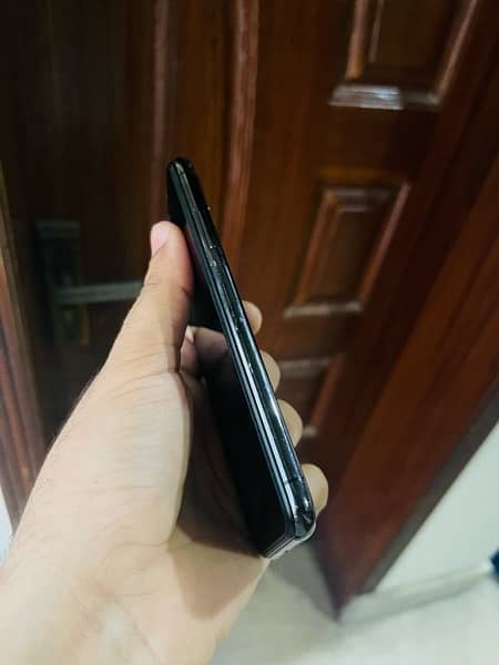 Iphone xs black color 3