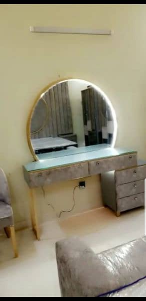 I am selling room set 1 year used new condition 2