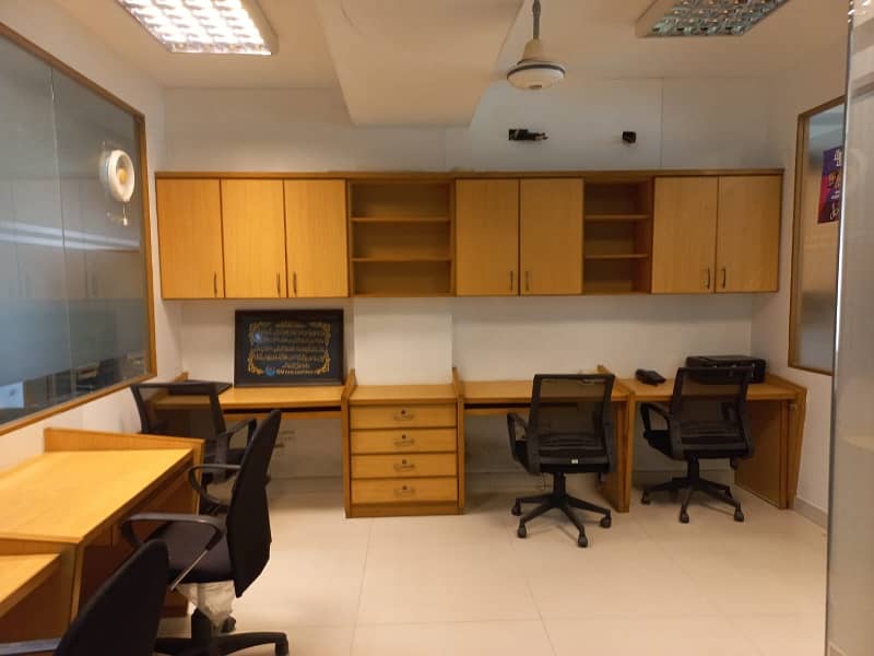 PHASE 6 VIP LAVISH FURNISHED OFFICE FOR RENT 24/7 TIME WITH LIFT GENERATOR 10