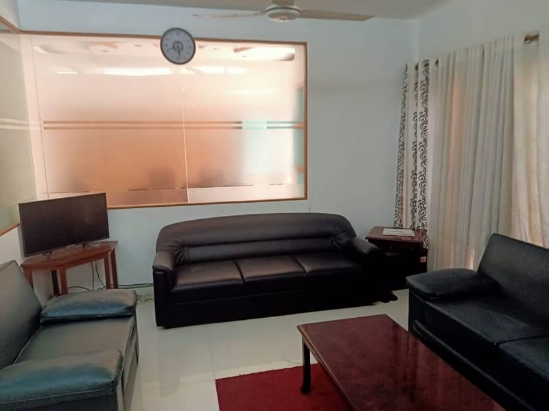 PHASE 6 VIP LAVISH FURNISHED OFFICE FOR RENT 24/7 TIME WITH LIFT GENERATOR 15
