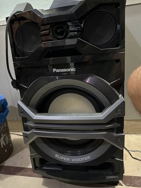 kenwood Amplifer and 2 Panasonic Speakers/Woofers 2