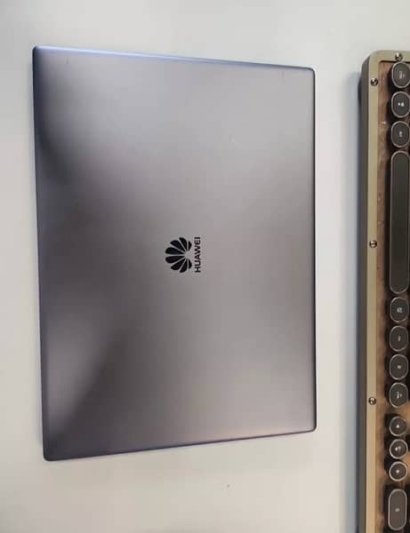 Huawei Matebook X Pro | 1 TB | Window's Macbook 3