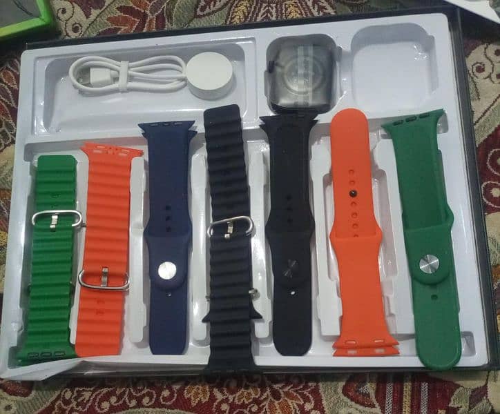 ultra9 smart watch 7 strapes new condition only Daba open use ni ki 2