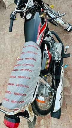 Honda 125 Applied For . Open Letter . Only 500km driven