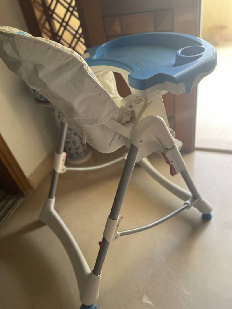 Junior Baby High Chair with Arms 1