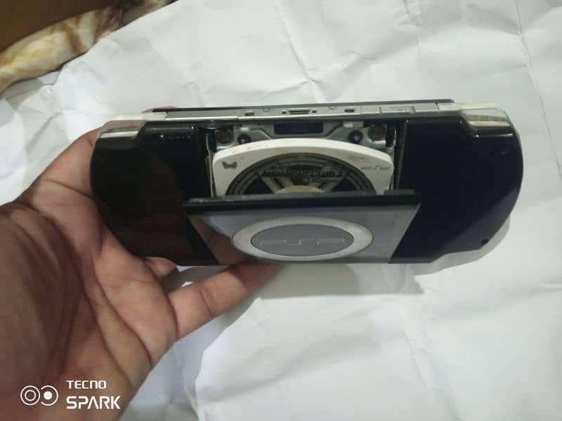 psp console for sell no charger no battery just console 1